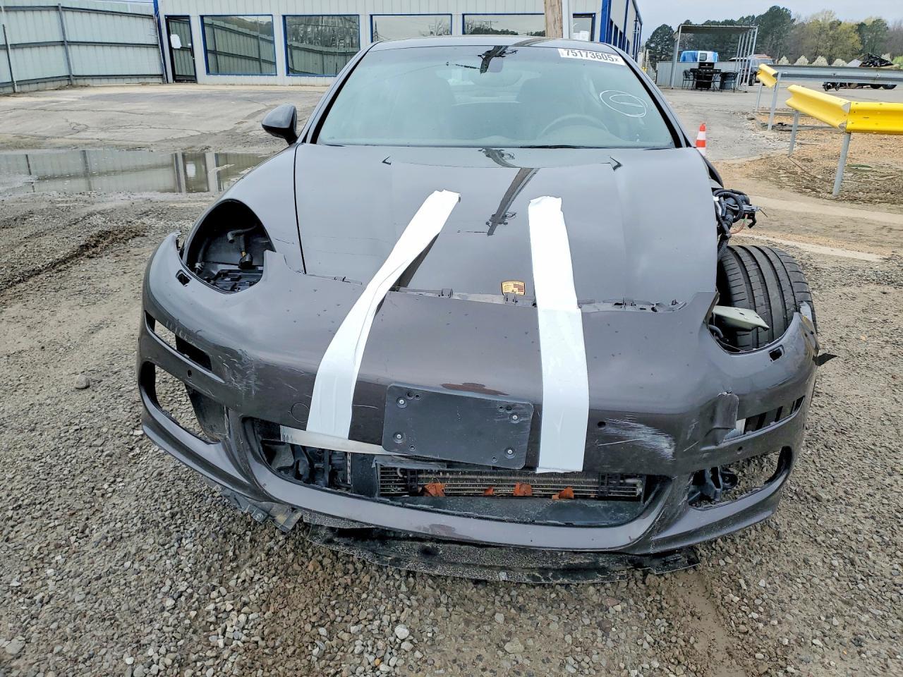 2016 Porsche Panamera 2