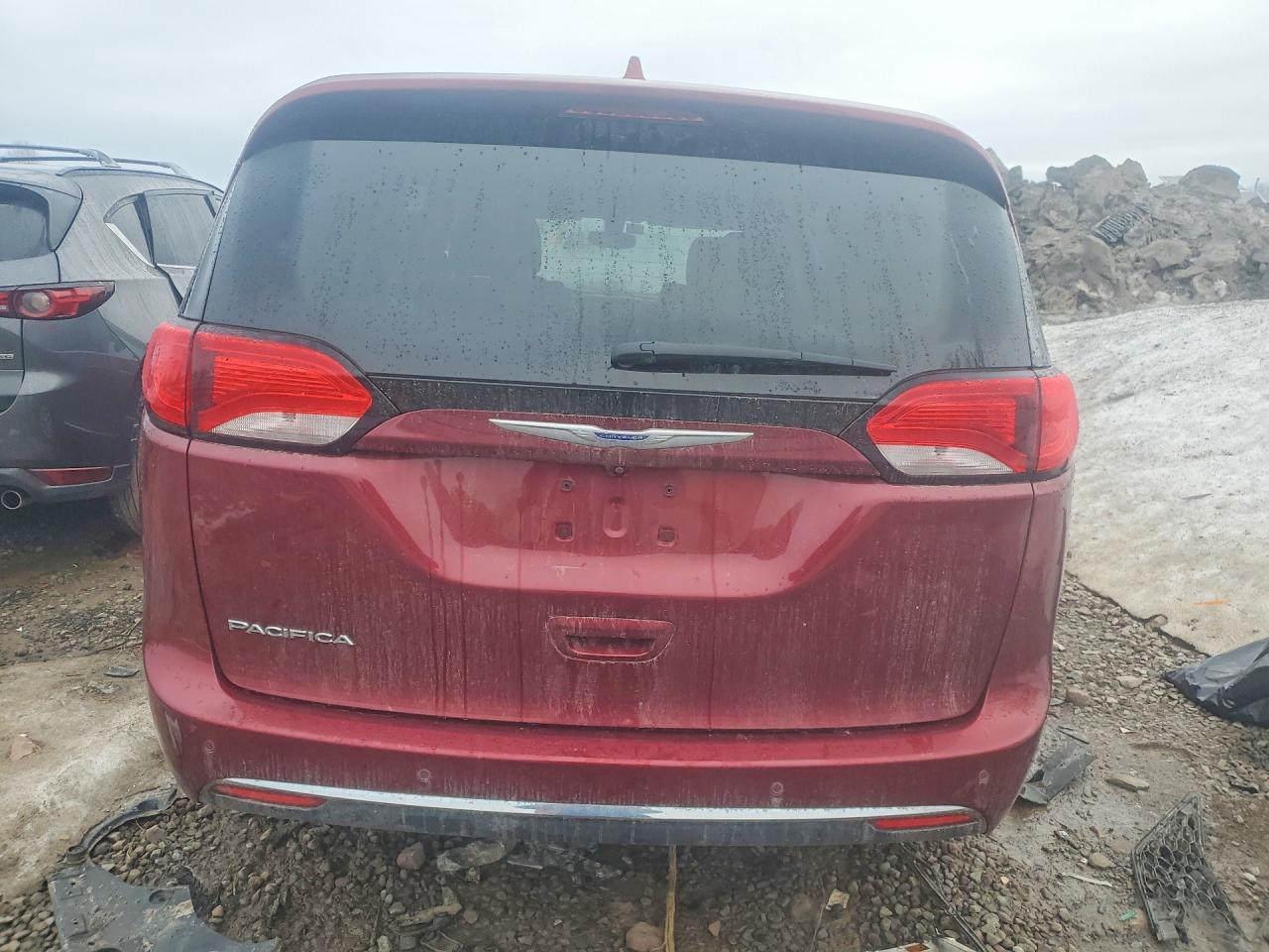 2018 Chrysler Pacifica Touring l