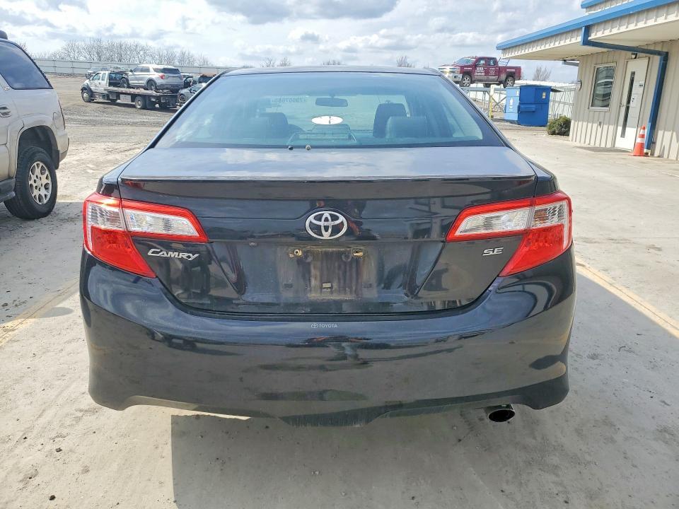 2014 Toyota Camry se
