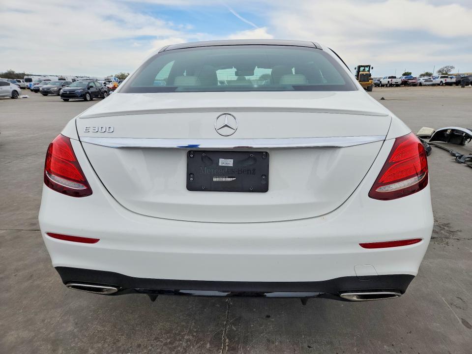 2019 Mercedes-Benz E 300