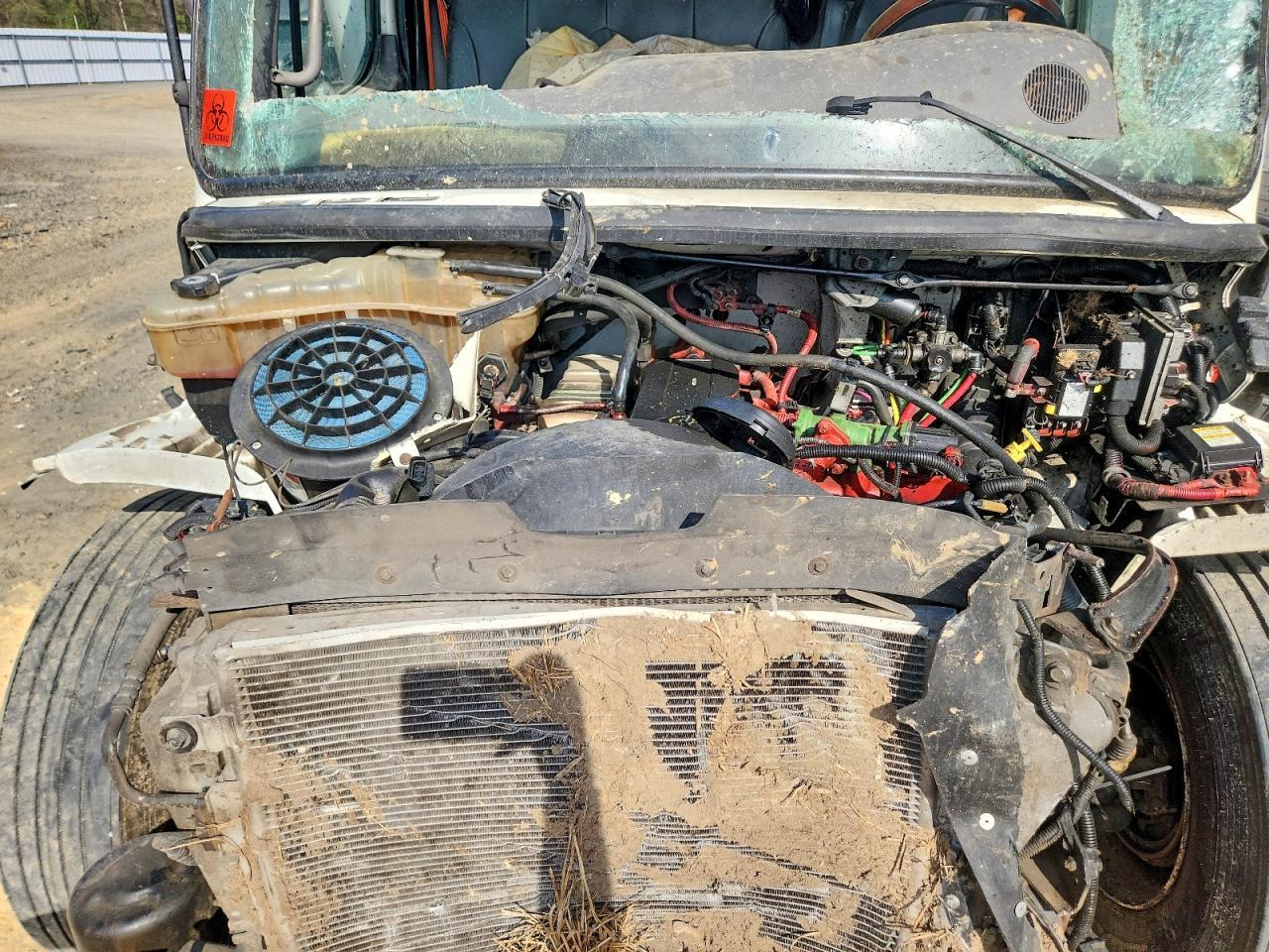 2013 Freigliner 2013 Freightliner Business Class M2 BOX Truck