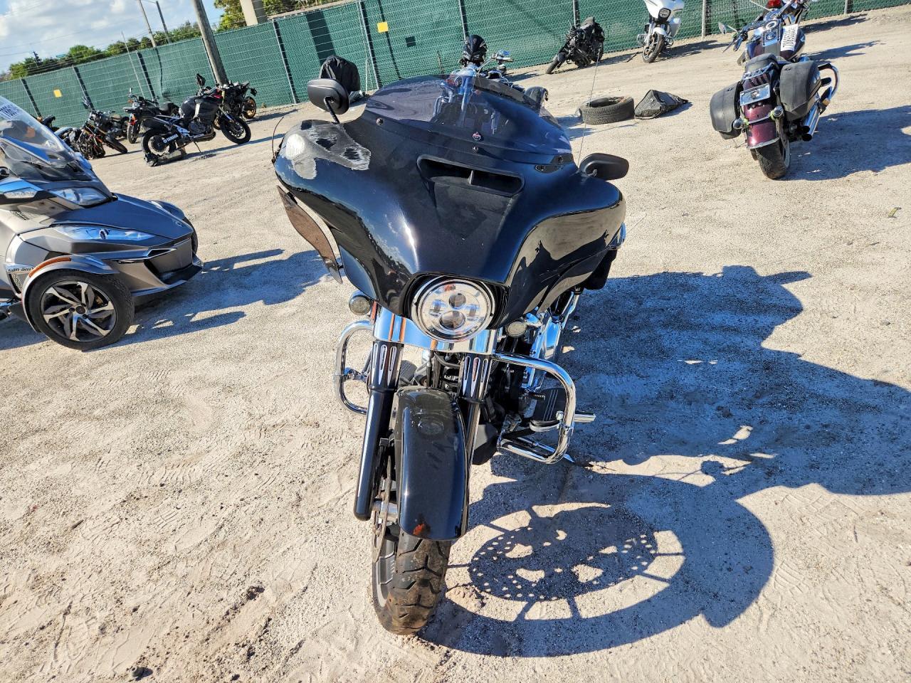 2023 Harley-Davidson Flhx