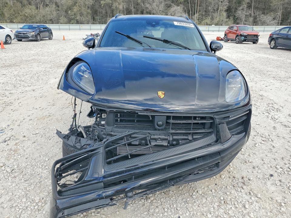 2025 Porsche Macan Base