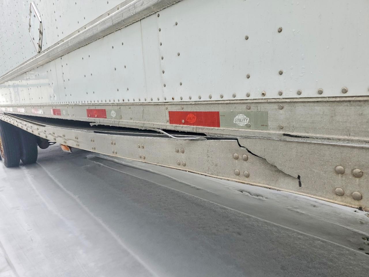 2012 Utility VS2DX DRY Van Trailer