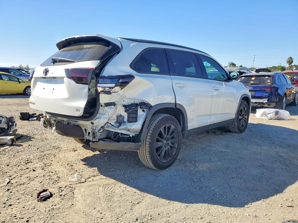 2019 Toyota Highlander se