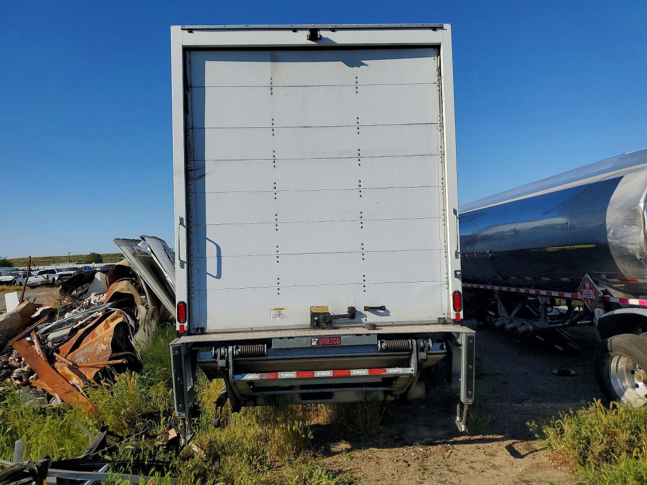 2021 Freigliner 2021 Freightliner Business Class M2 BOX Truck