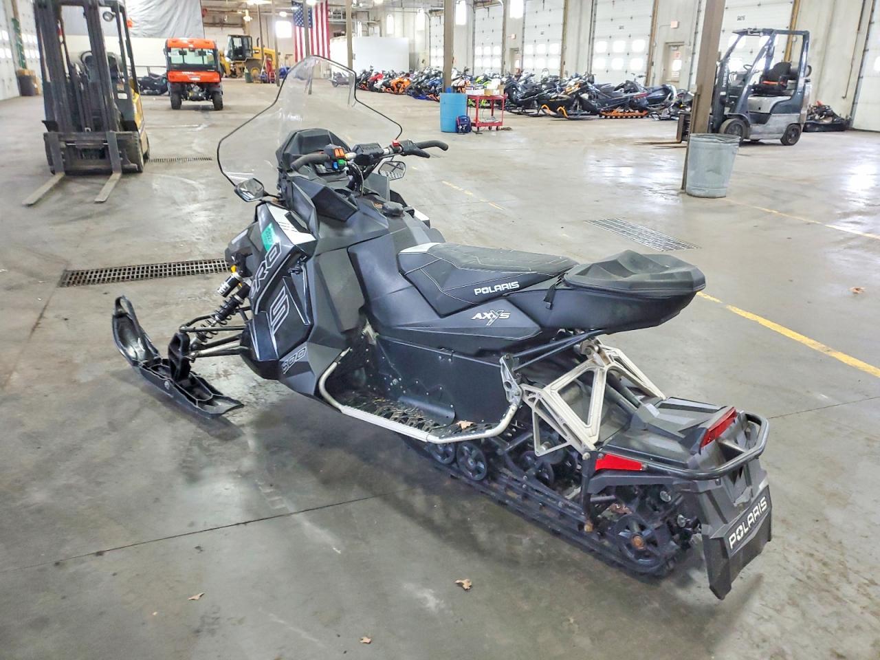 2016 POL A 800 Rush PRO-S