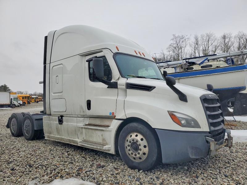 2019 Freigliner 2019 Freightliner Business Class M2 Semi Truck