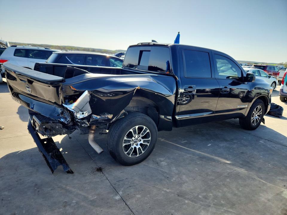 2023 Nissan Titan SV