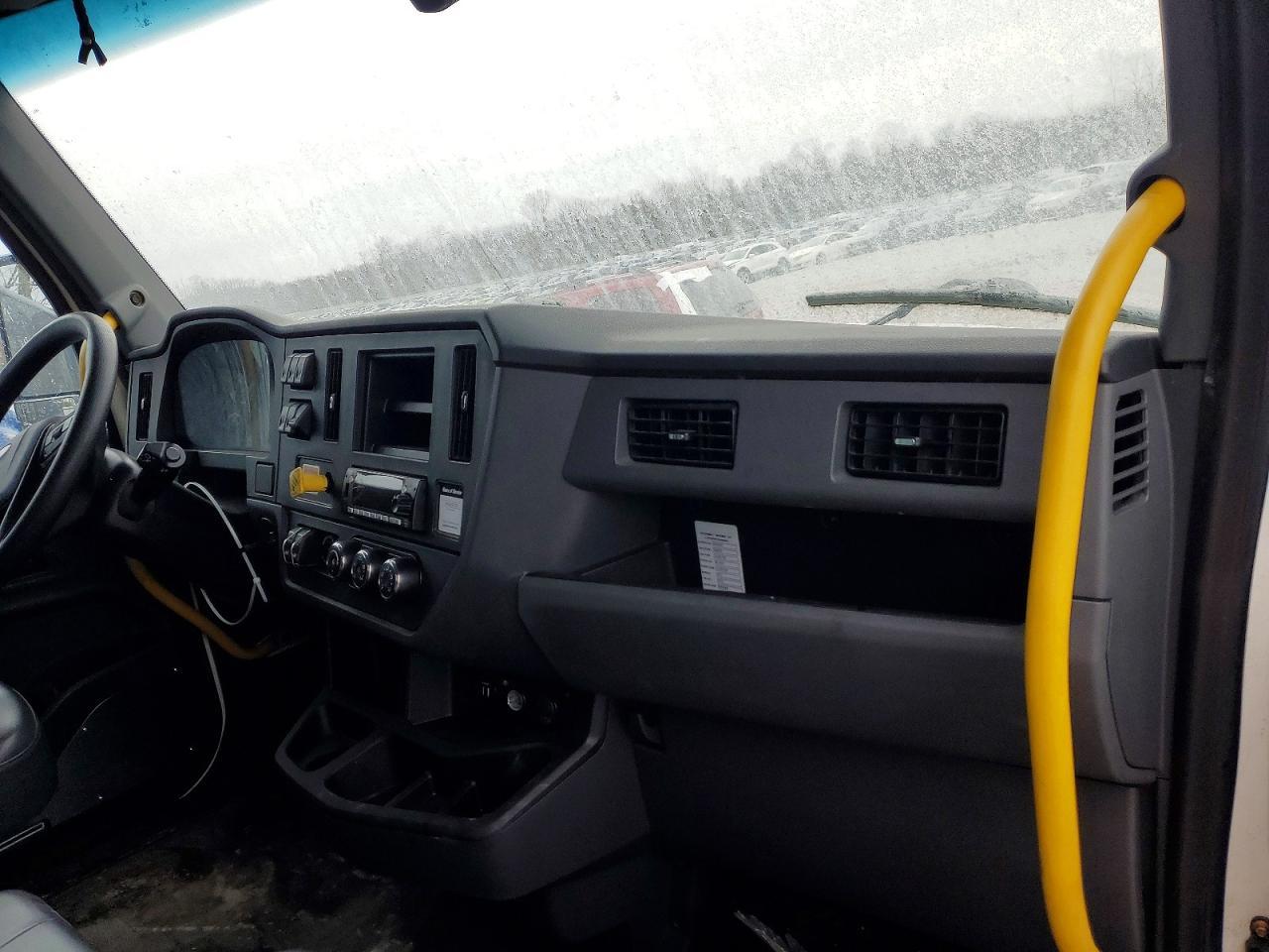 2024 Peterbilt 536 BOX Truck