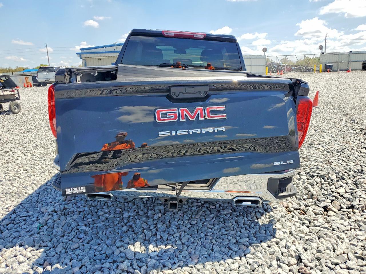 2026 GMC Sierra K1500 SLE