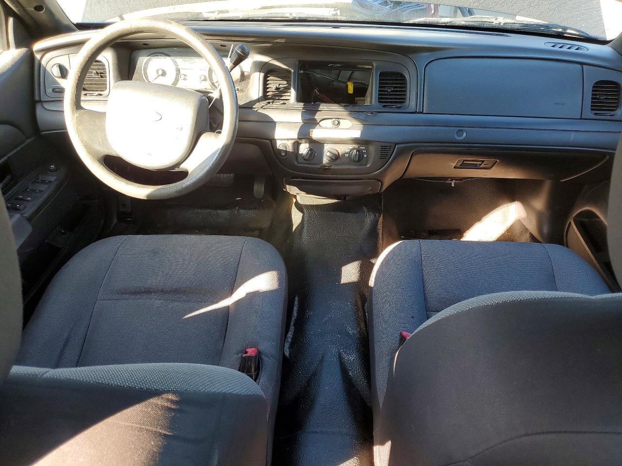 2011 Ford Crown Victor