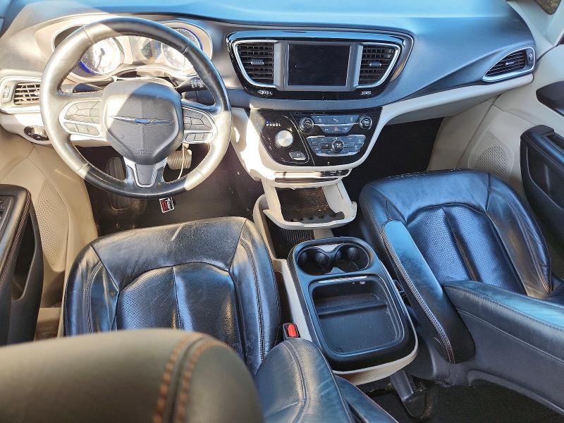 2020 Chrysler Pacifica Touring l