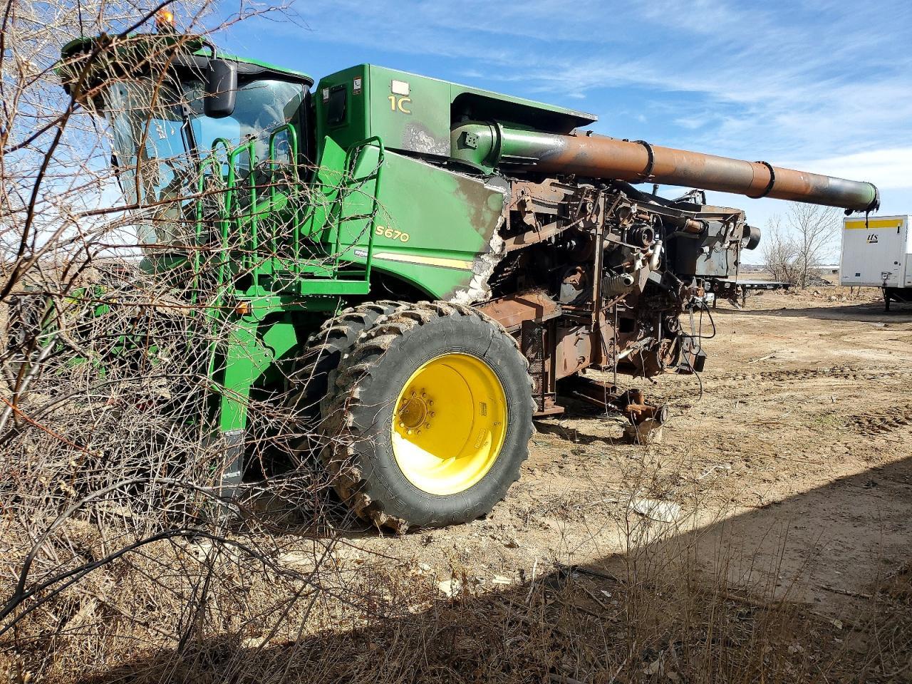 2017 John Deere S670-Combine