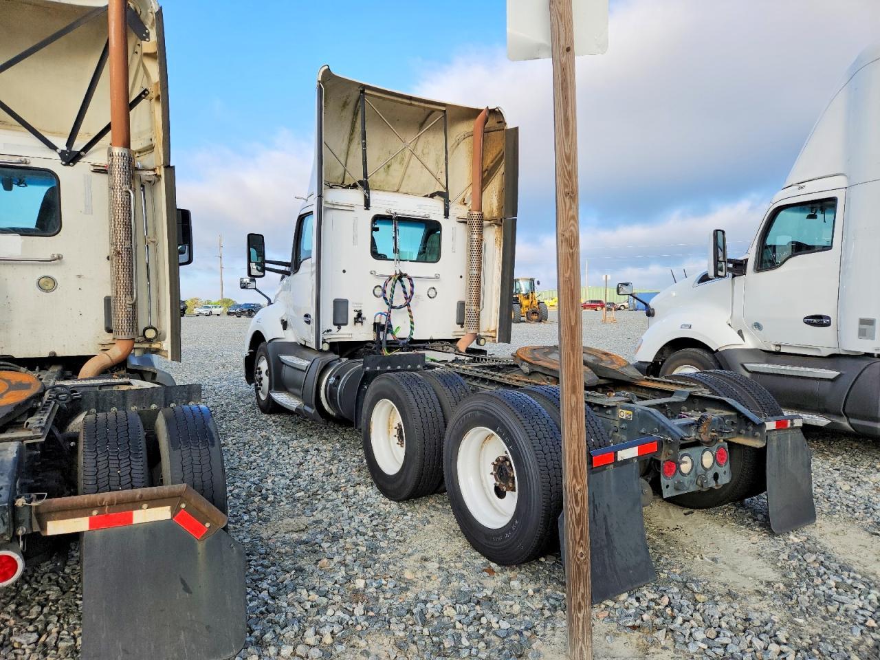 2017 Kenworth T680 Semi Truck