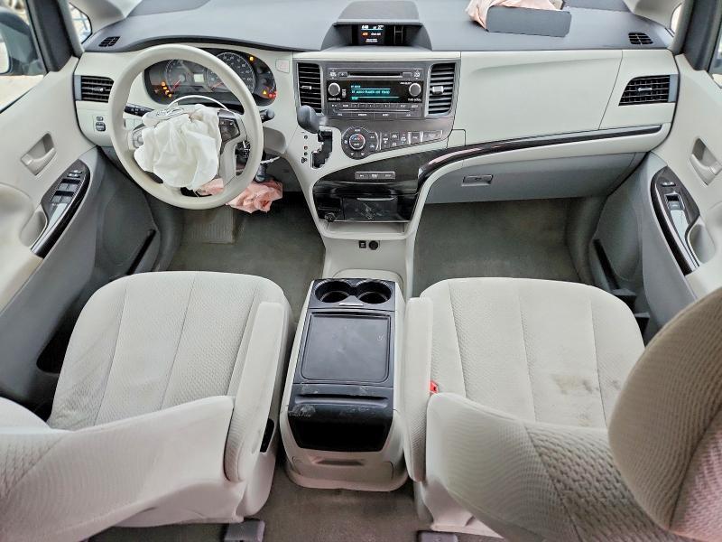 2013 Toyota Sienna le 7-passenger