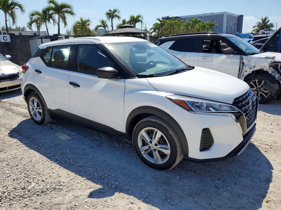 2021 Nissan Kicks s