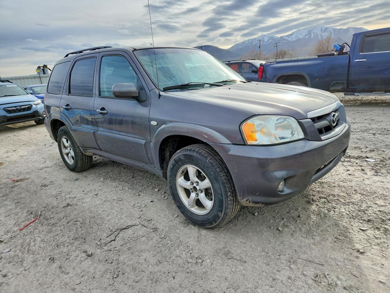 2005 Mazda Tribute s