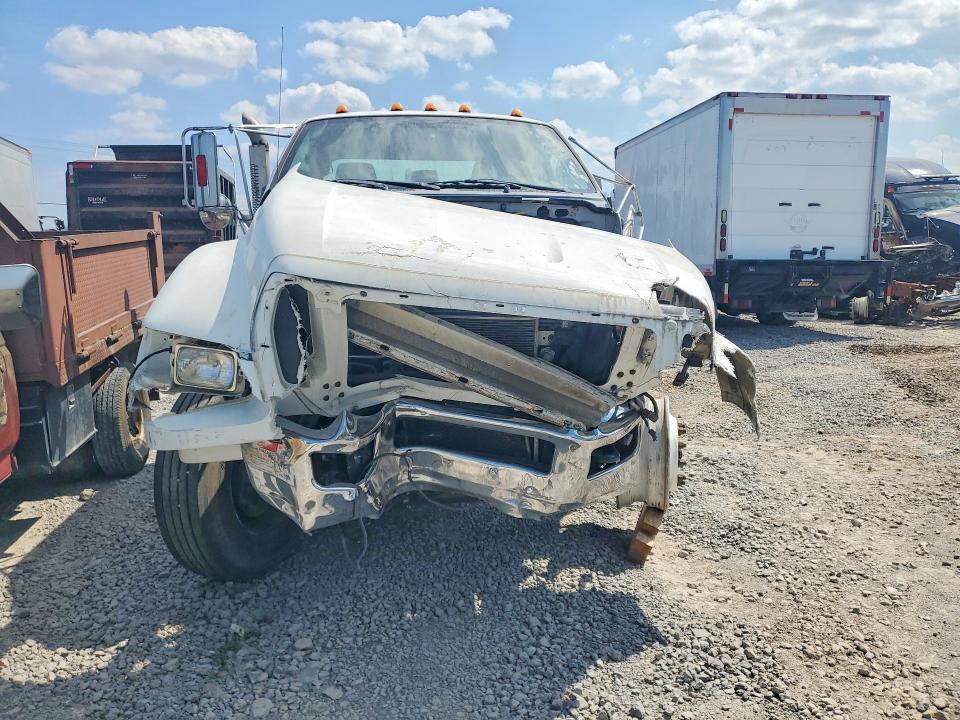 2015 Ford F750 Super Duty Truck Cab AND Chassis