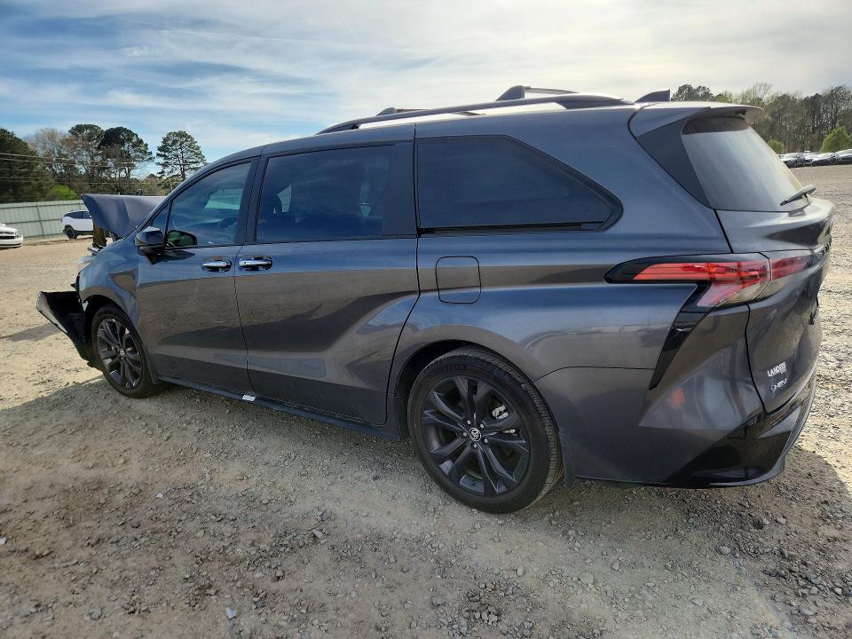 2025 Toyota Sienna xse 7-passenger
