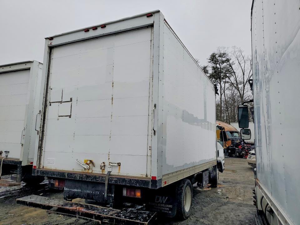 2017 Isuzu NRR BOX Truck