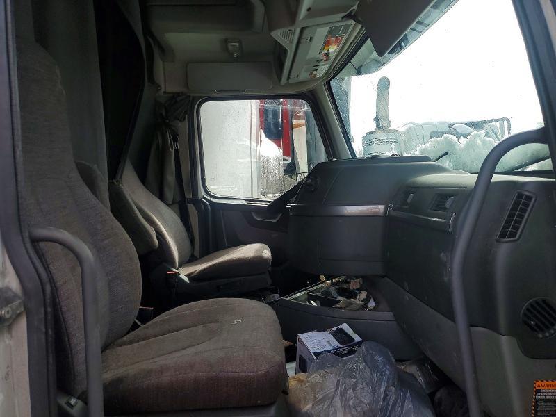 2019 Volvo VNL Semi Truck