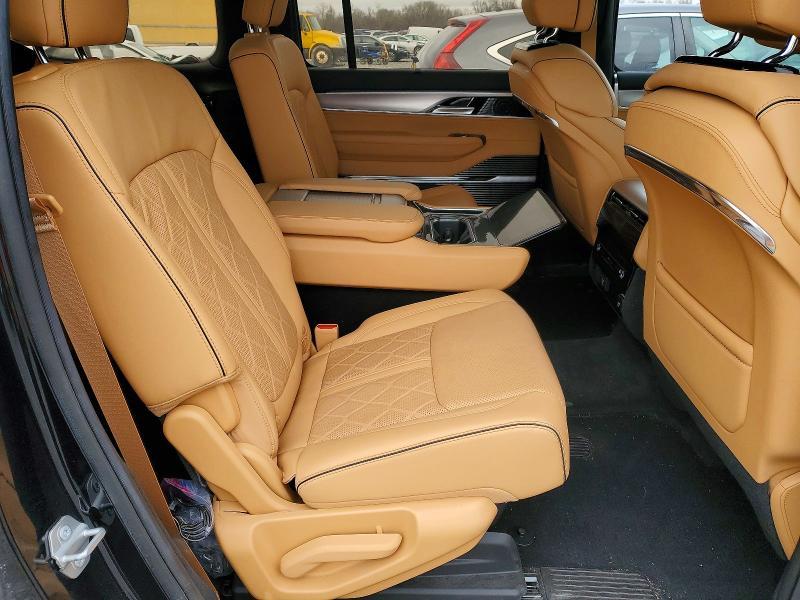2022 Jeep Grand Wagoneer Series iii