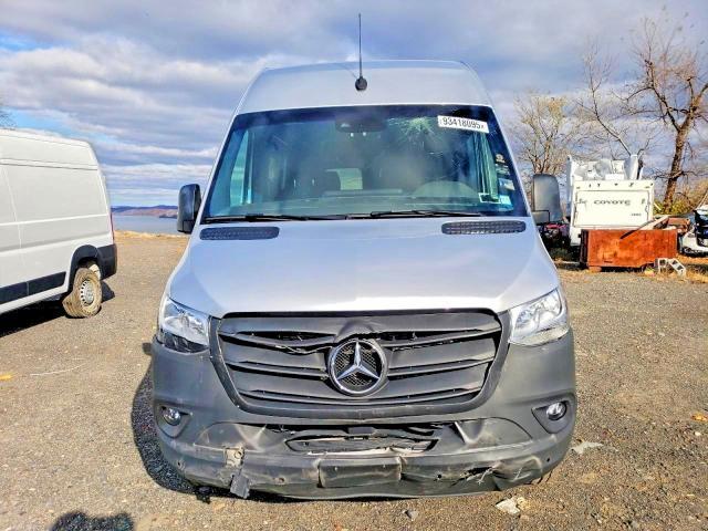 2024 Mercedes-Benz Sprinter 2500