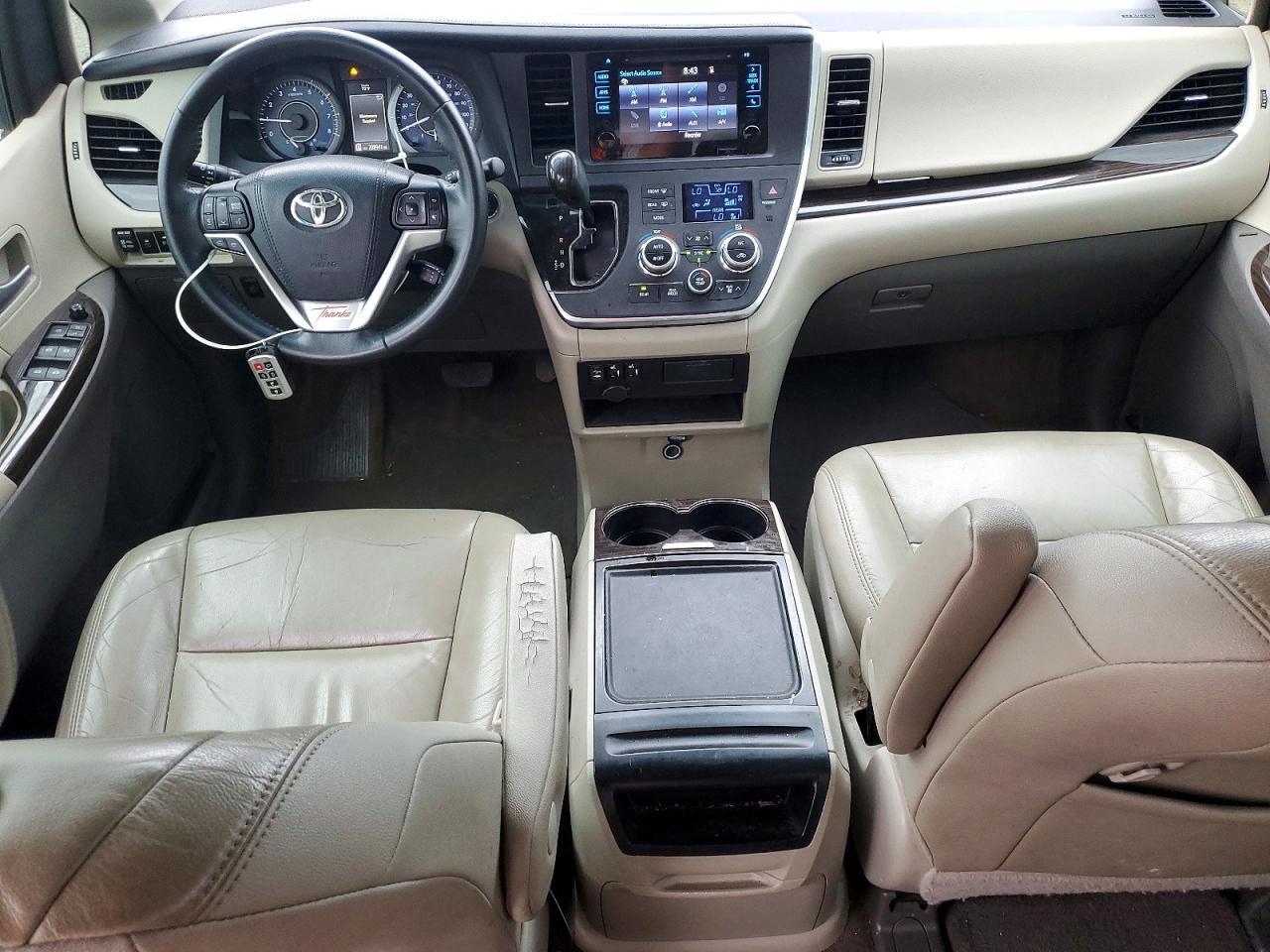 2015 Toyota Sienna xle 8-passenger