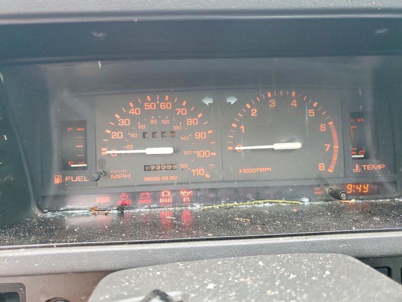 1986 Mazda B2000 Long BED