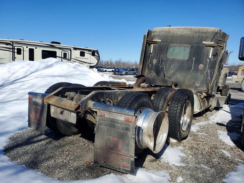 2010 Kenworth Construction W900