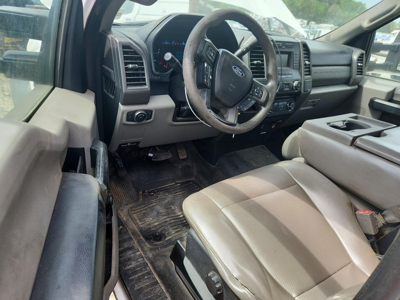 2018 Ford F550 Super Duty Flatbed Truck