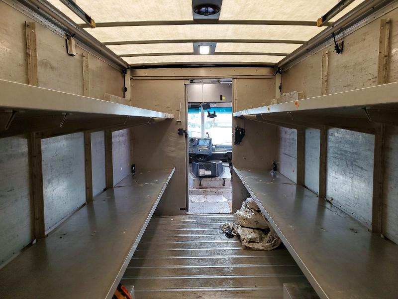 2020 Freightliner MT45G Chassis Delivery Truck