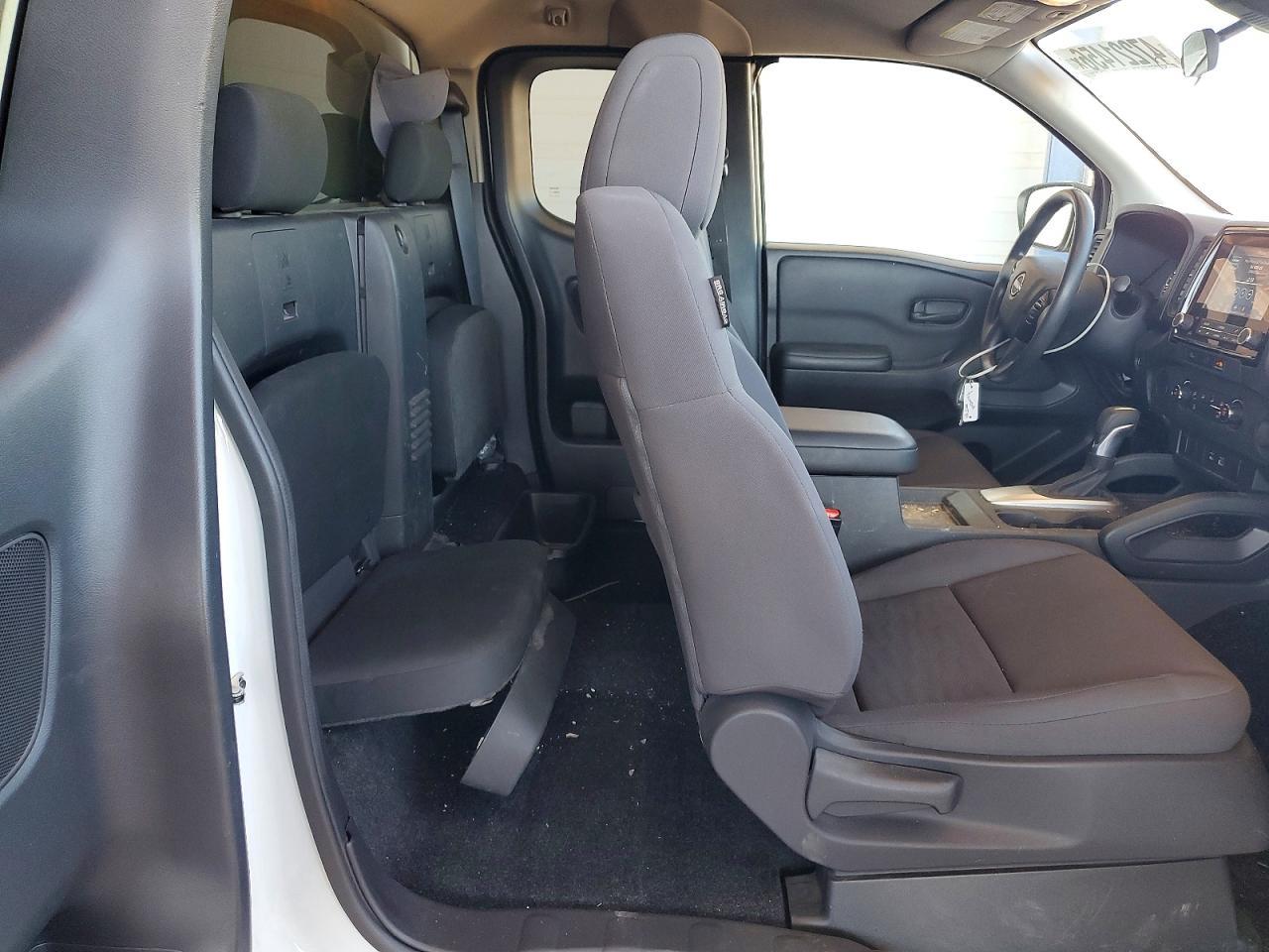 2023 Nissan Frontier S