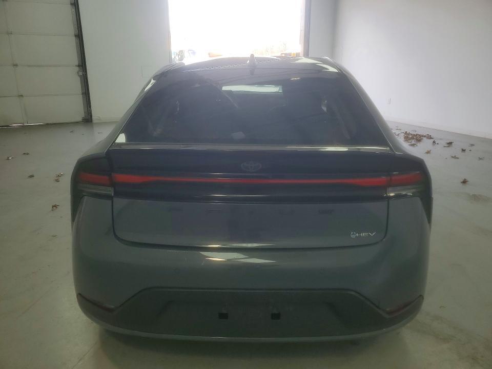 2025 Toyota Prius le