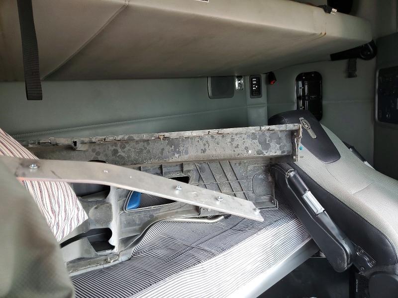 2021 Kenworth T680 Semi Truck