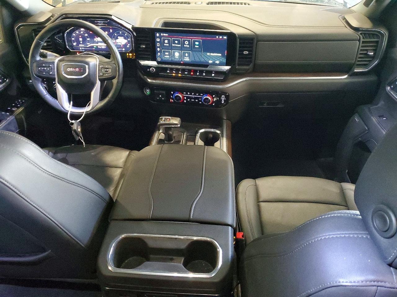 2024 GMC Sierra K1500 SLT