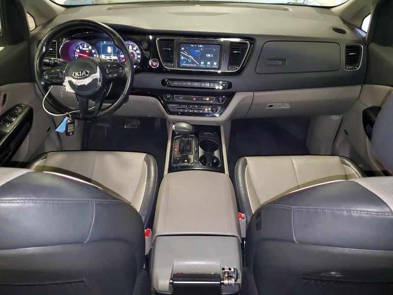 2018 KIA Sedona sx