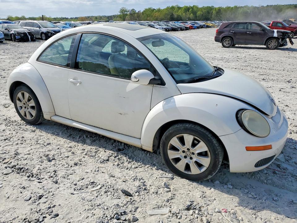 2010 Volkswagen New Beetle