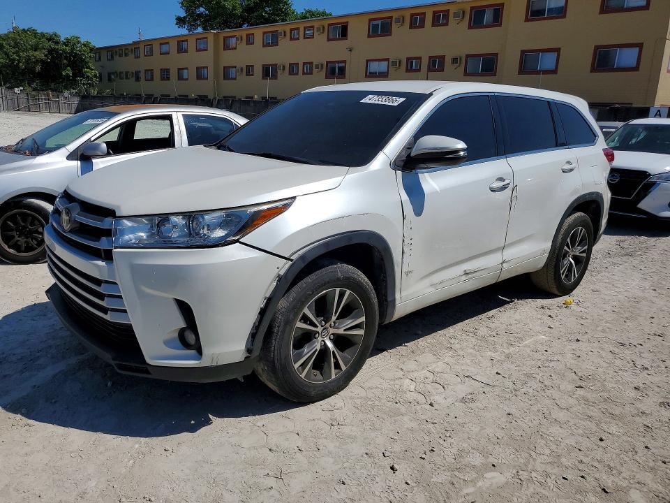 2018 Toyota Highlander le