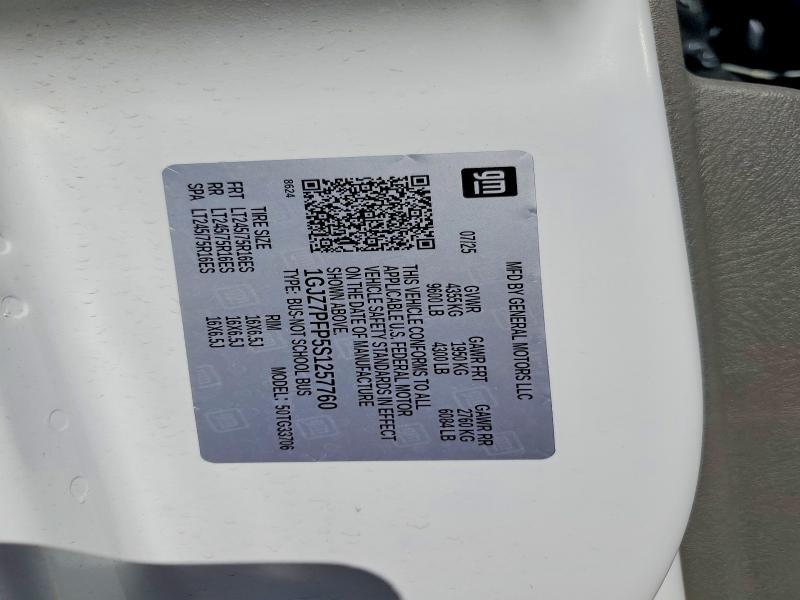 2025 GMC Savana G3500 LT