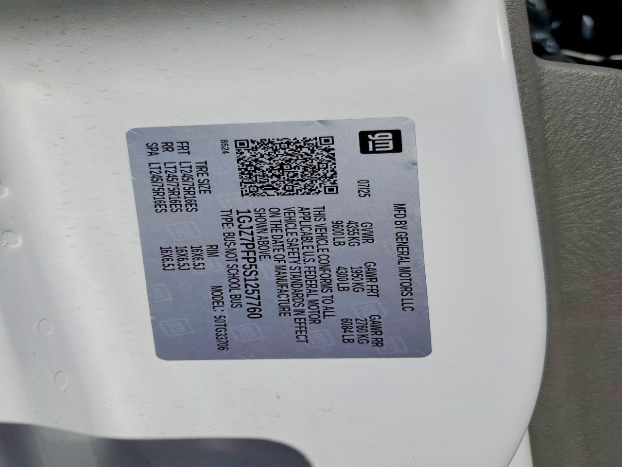 2025 GMC Savana G3500 LT