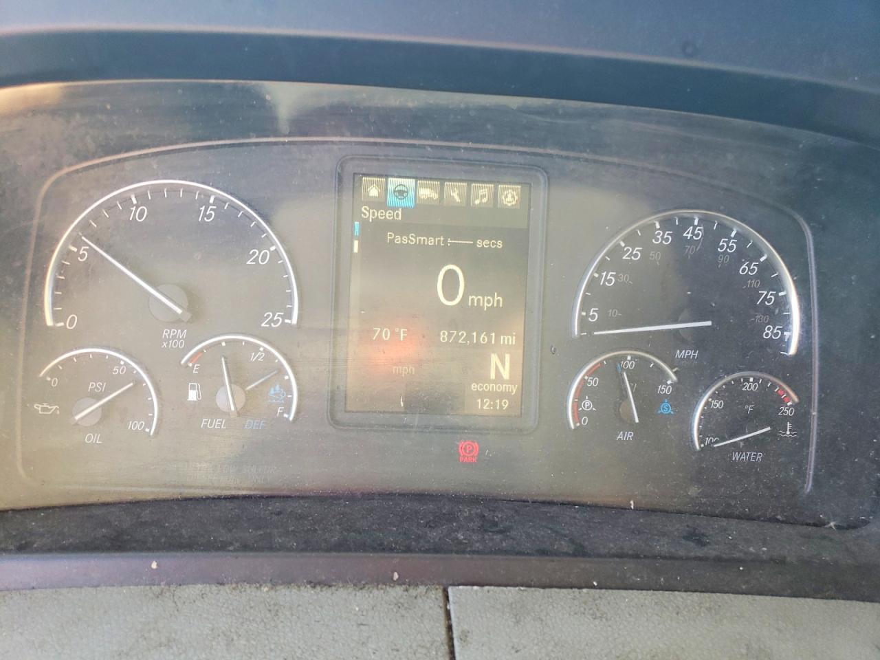 2018 Freigliner 2018 Freightliner Cascadia 126 Semi Truck