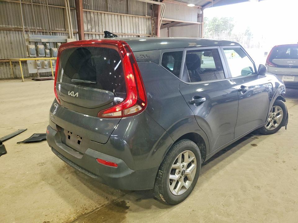 2022 KIA Soul lx