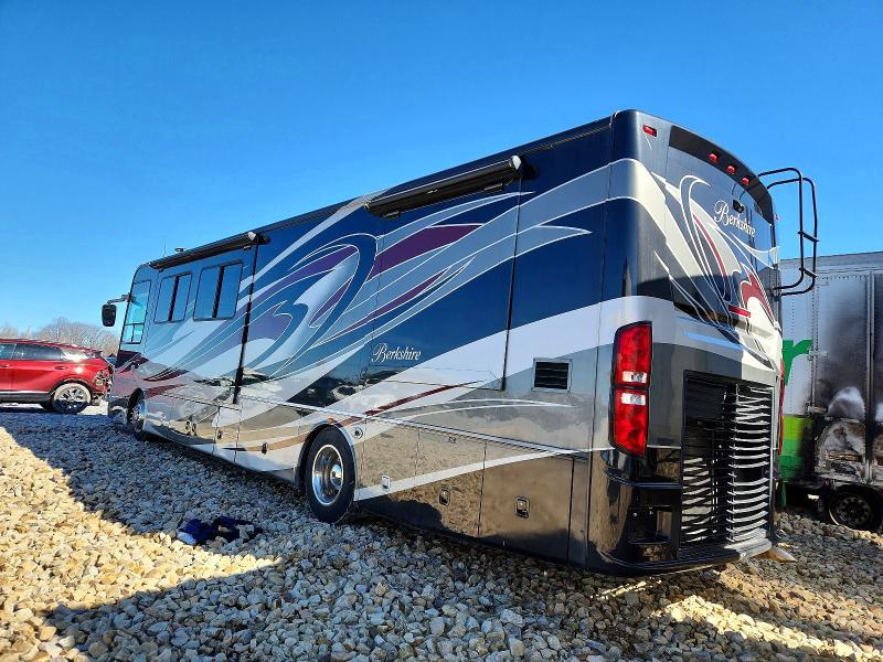 2013 Freigliner Chassis XC