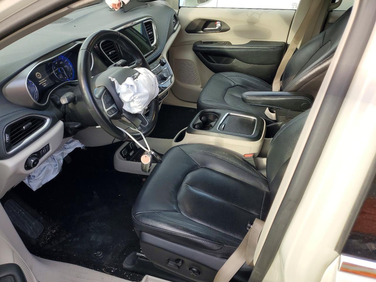 2021 Chrysler Pacifica Touring l