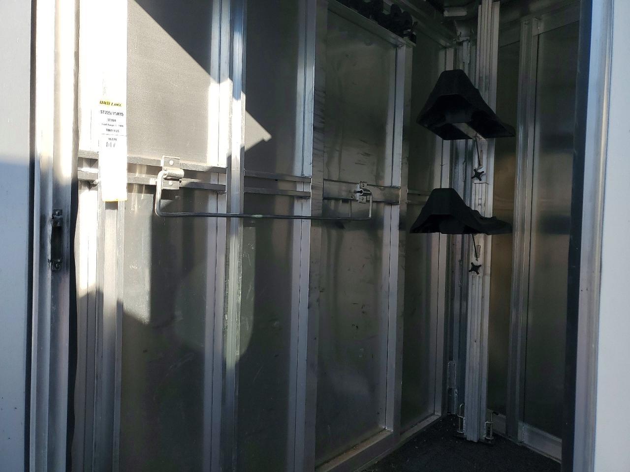 2018 Exxiss 2005 Universal Exiss Express 2H BP Horse Trailer