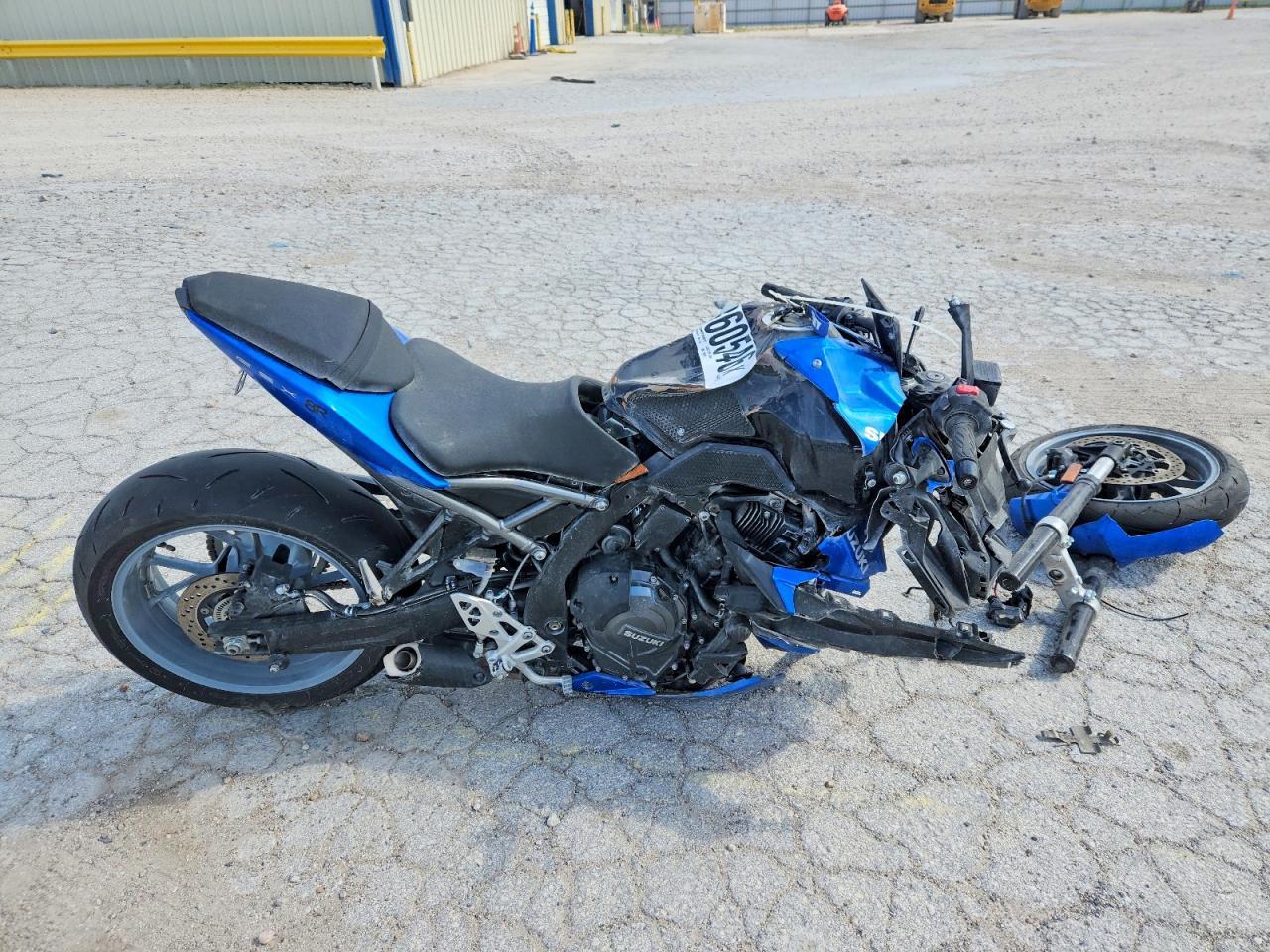 2025 Suzuki GSX800 F