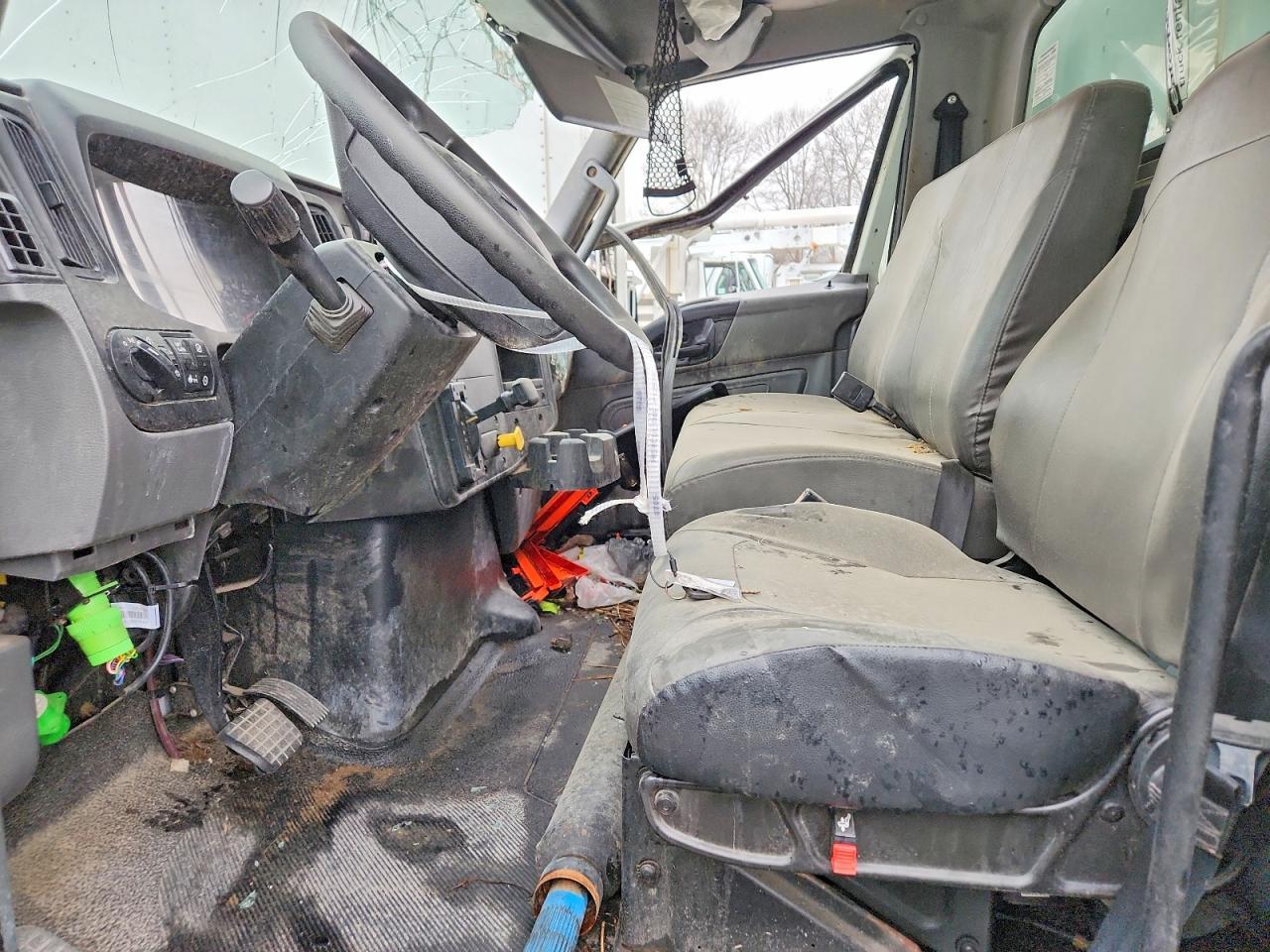 2021 International MV607 BOX Truck