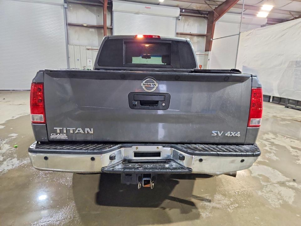 2015 Nissan Titan SV